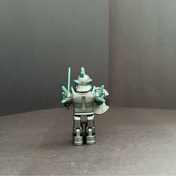 Roblox Series 1 Figure KORBLOX General w/ Accessories - Picture 2 of 3